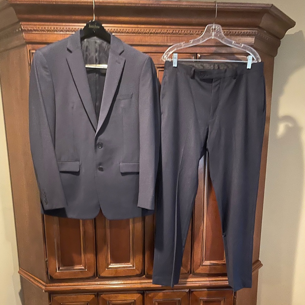 Calvin Klein Men’s Navy Suit